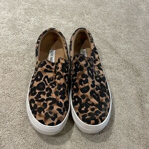 Steve Madden cheetah print slip on sneakers like new condition size 8